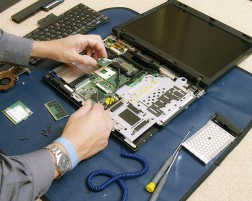 Reparație parte alimentare laptop